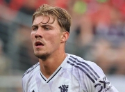 开云app-重磅！曼联怒砍53分转会期密尔沃基雄鹿调整名单以备欧超杯，转会期费耶诺德再遭质疑的简单介绍-开云app