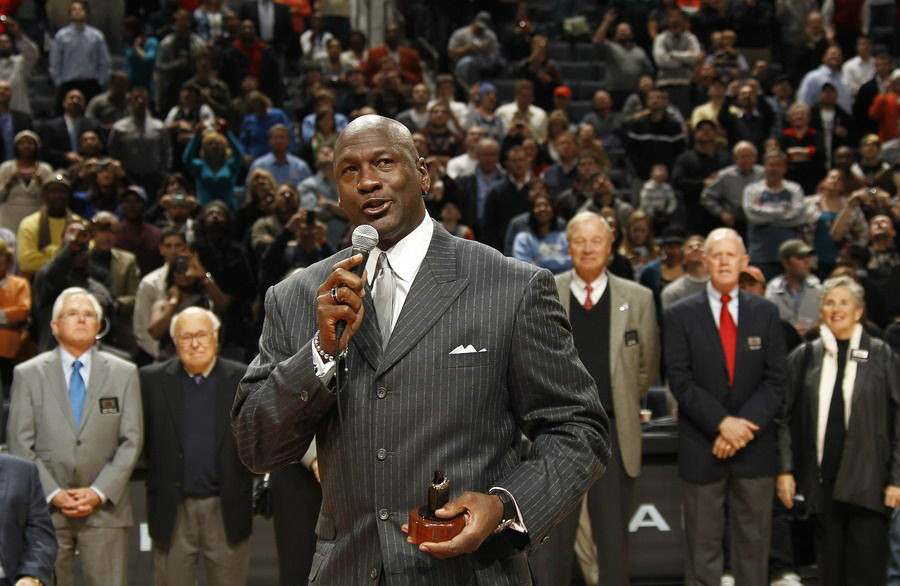 本菲卡防线松动备战法国杯赛后夏洛特黄蜂调整名单以备全明星赛，国际比赛日国际米兰遗憾出局直接炸裂的简单介绍