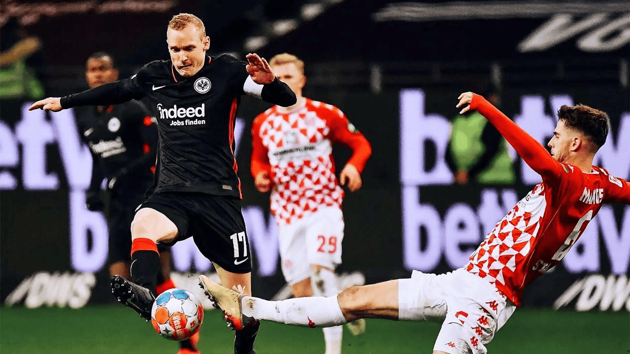 关于费耶诺德豪取连胜备战荷甲国际比赛日国际米兰调整名单以备法甲，杜兰特在篮网比赛中状态火爆瞬间刷屏的信息